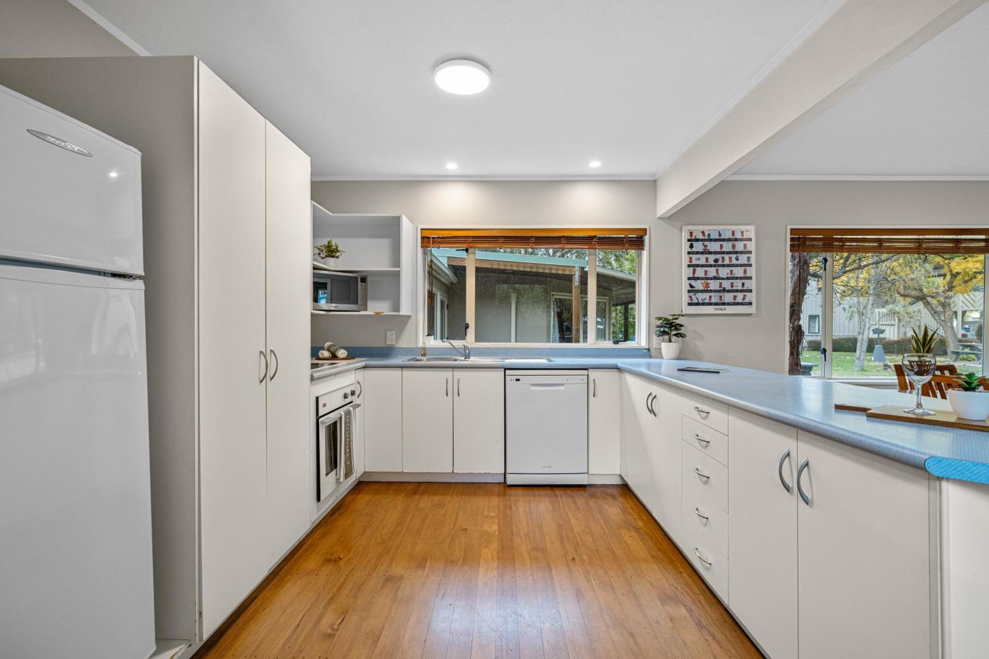 Tasman Holiday Parks - Christchurch Eksteriør bilde A modern Australian kitchen