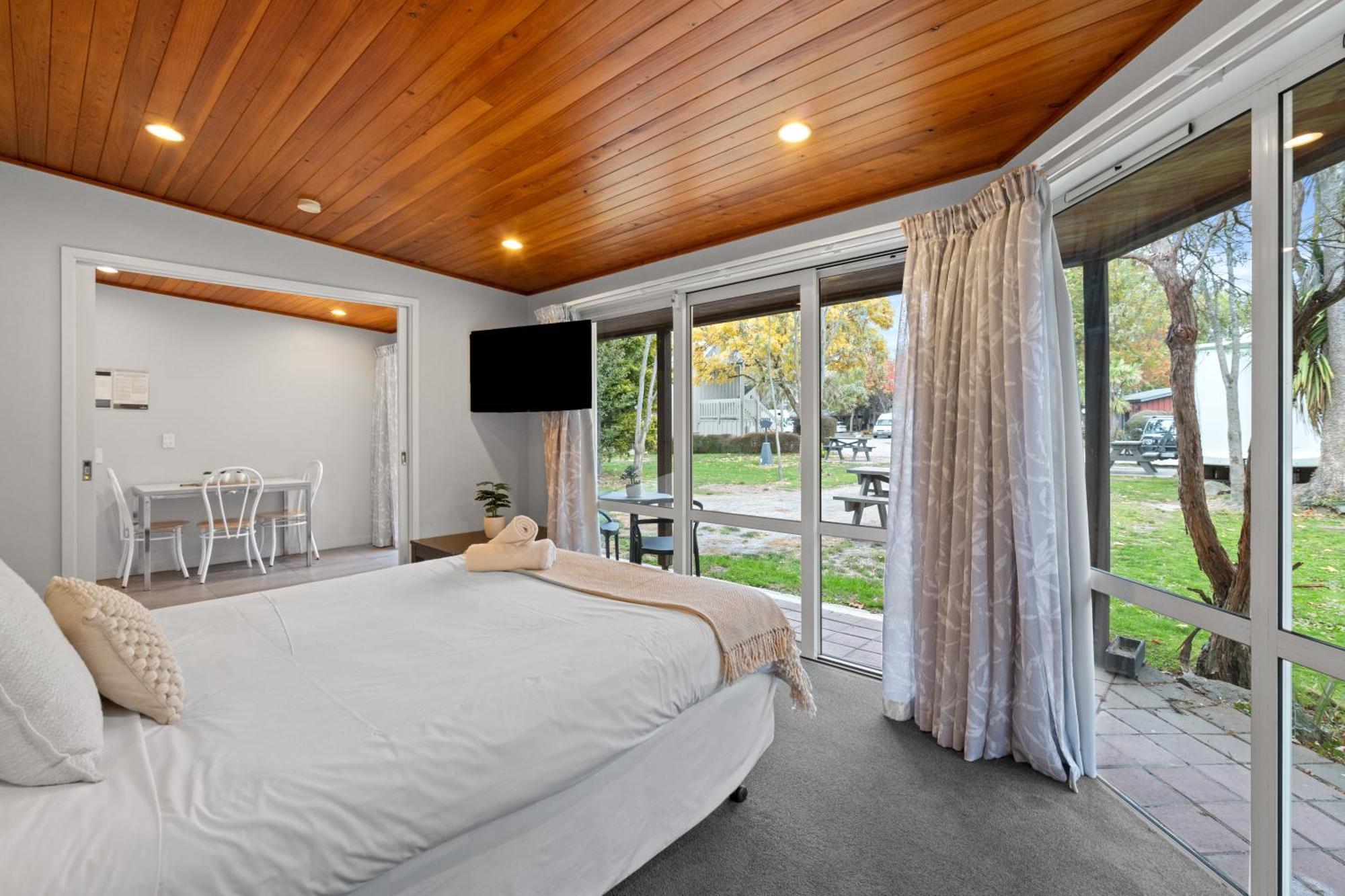 Tasman Holiday Parks - Christchurch Eksteriør bilde A bedroom at the hotel